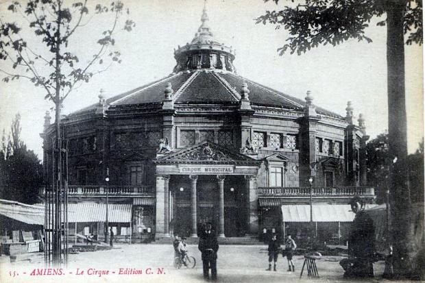 Le Cirque Municipal d'Amiens sur une carte postale ancienne