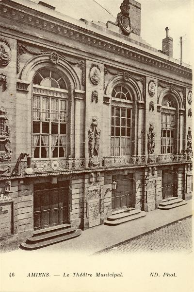 Le Theatre Municipal d'Amiens sur une carte postale ancienne