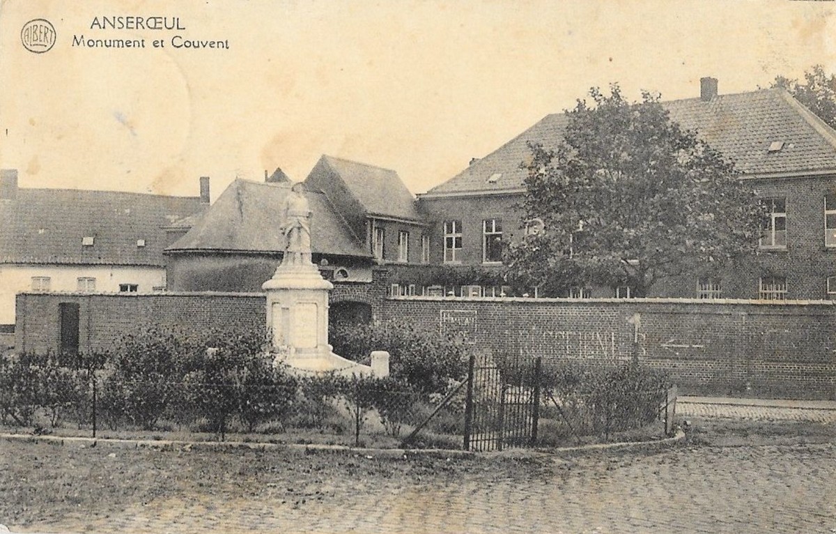 Le monument et couvent sur une carte postale ancienne