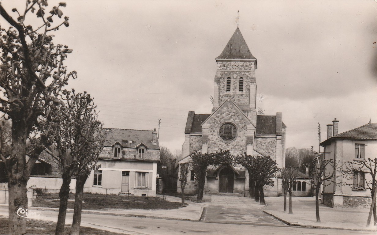 L'église de Bétheniville sur une carte postale ancienne
