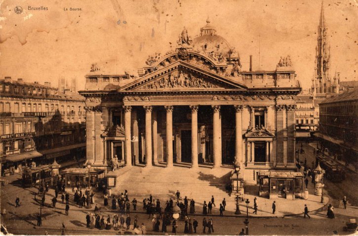 La bourse de Bruxelles sur une carte postale ancienne
