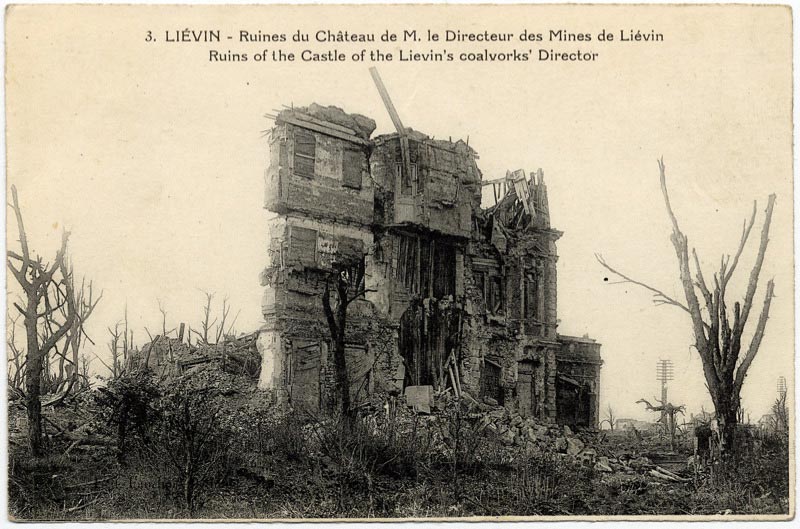 Les ruines du château du directeur des Mines de Liévin sur une carte postale ancienne