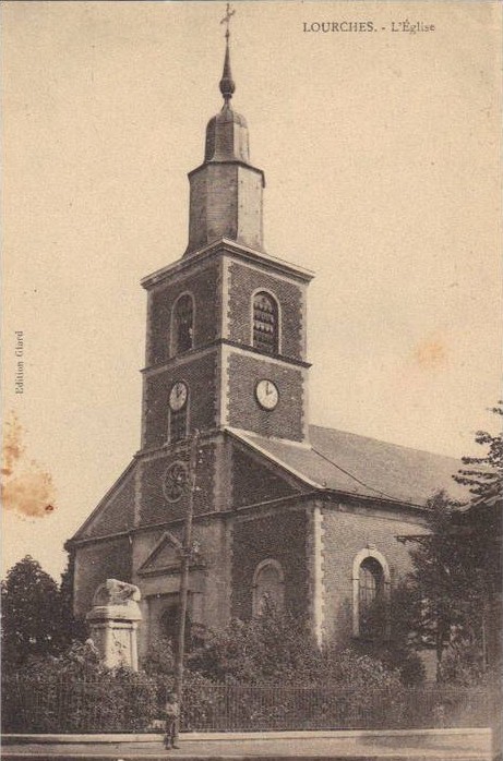 L'église de Lourches sur une carte postale ancienne