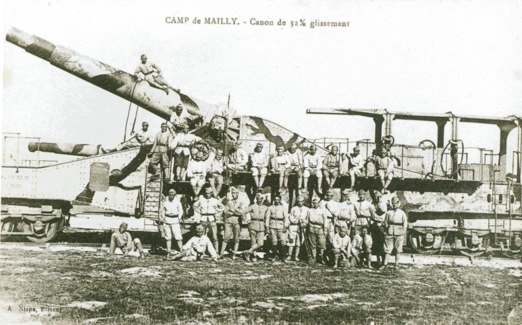 Camp de Mailly pendant la Grande Guerre - Canon de 32 glissement sur une carte postale ancienne