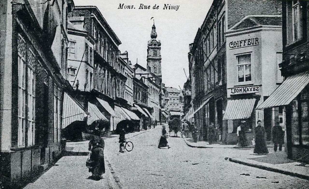 La rue de Nimy sur une carte postale ancienne