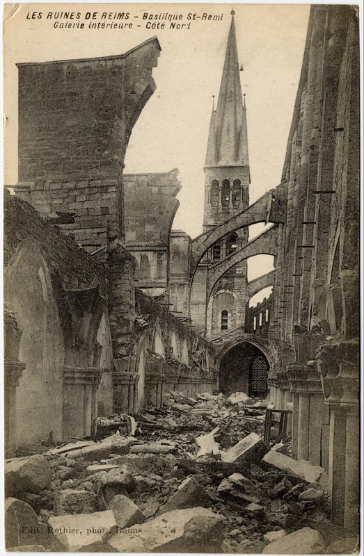 Les ruines de la Basilique Saint Remi à Reims sur une carte postale ancienne