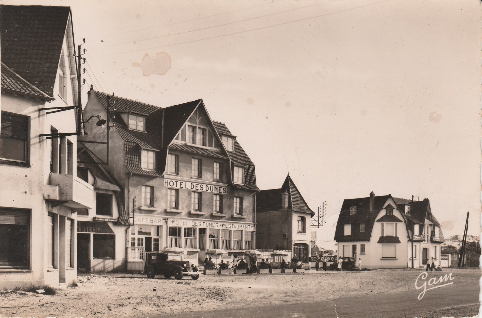 L'Hôtel des Dunes de Stella-Plage sur une carte postale ancienne