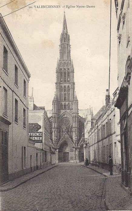 La basilique Notre-Dame  à Valenciennes sur une carte postale ancienne