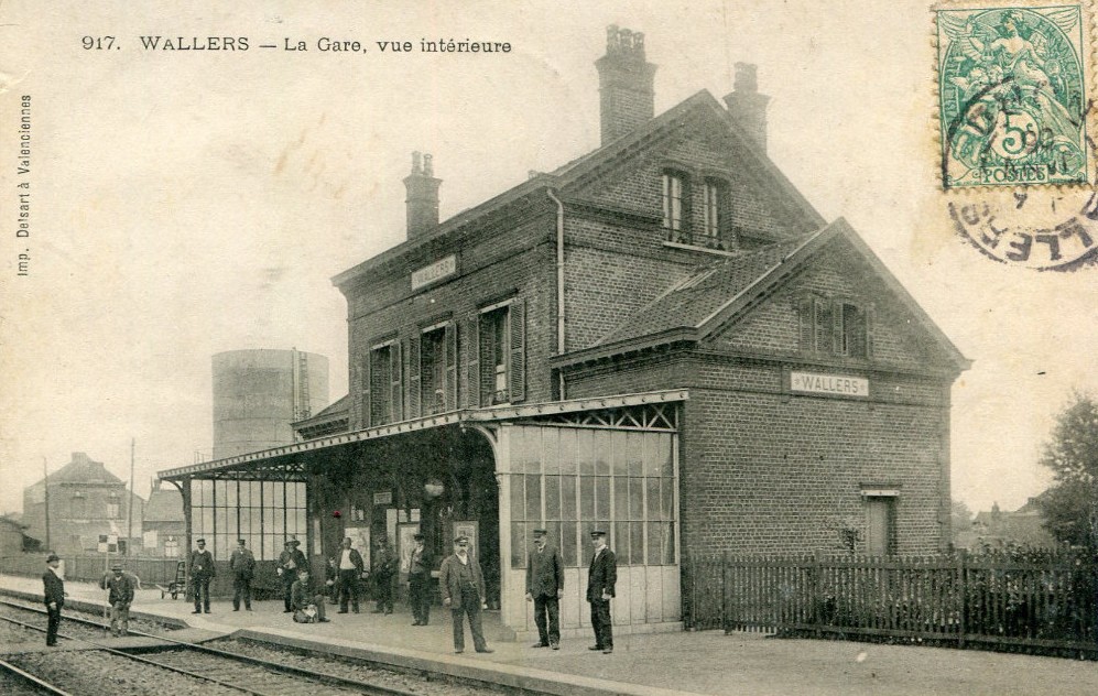 Vue intérieure de la gare de Wallers sur une carte postale ancienne