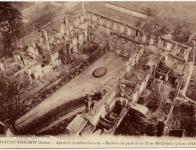 Ruines au pied de la Tour Saint Crépin après le bombardement de Château-Thierry (photo 1918)
