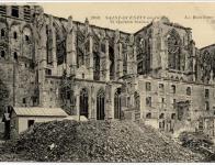 La basilique de Saint-Quentin en ruines après la Première Guerre Mondiale