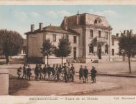 La place de la Mairie à Bétheniville en juillet 1947