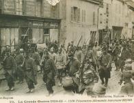 1200 prisonniers allemands traversant Reims