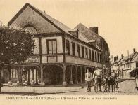 L'Hotel de Ville de Crèvecoeur et la Rue Gambetta