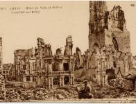 Les ruines de l'Hotel de Ville et du beffroi d'Arras